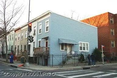 905 Columbia Rd NW photo 1