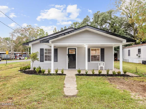 988 Landry St, Breaux Bridge, LA 70517