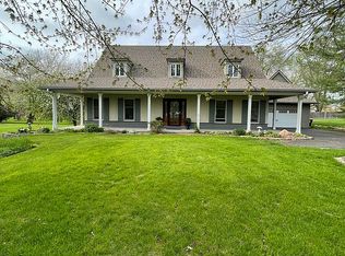 1601 W Blackberry Ln, Peoria, IL 61615