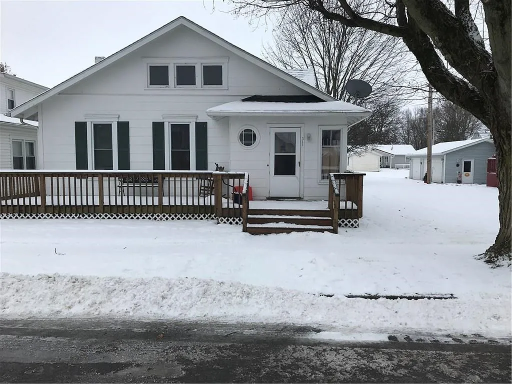 311 W Columbus St photo 1
