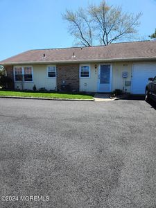 28B Yorkshire Court, Manchester, NJ, 08759