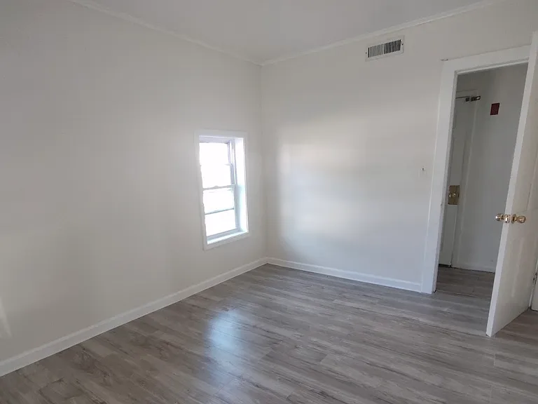 30 Hawkins St — Photo 5