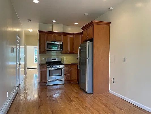 1st image of 196 13th St #3A