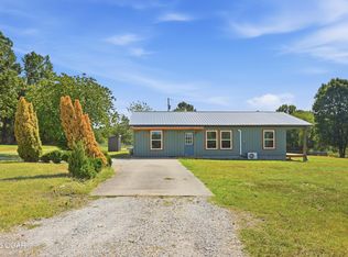 11905 Opal Ln, Neosho, MO 64850