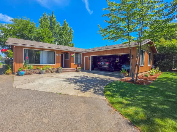 3015 Lone Pine Rd, Medford, OR 97504