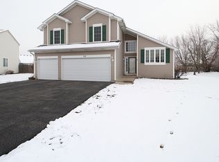 718 Silver Fox Dr, Joliet, IL 60431