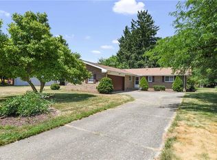 28474 Willet Rd, North Olmsted, OH