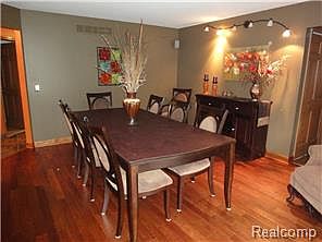 4th image of 394 Harbour Pointe Dr