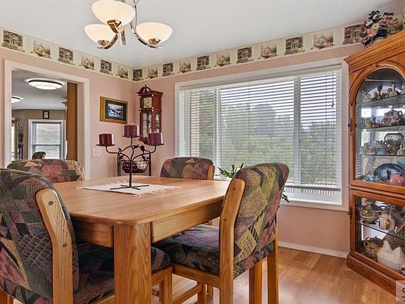 4th image of 3001 W Wild Rose Ct