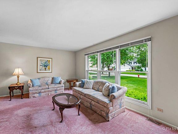 5th image of 184 Longridge Dr