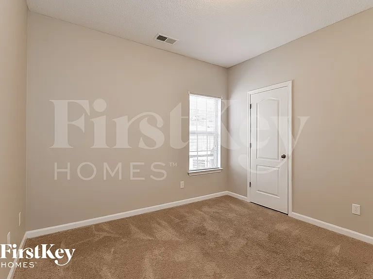 10178 Rathmore Cv — Photo 12
