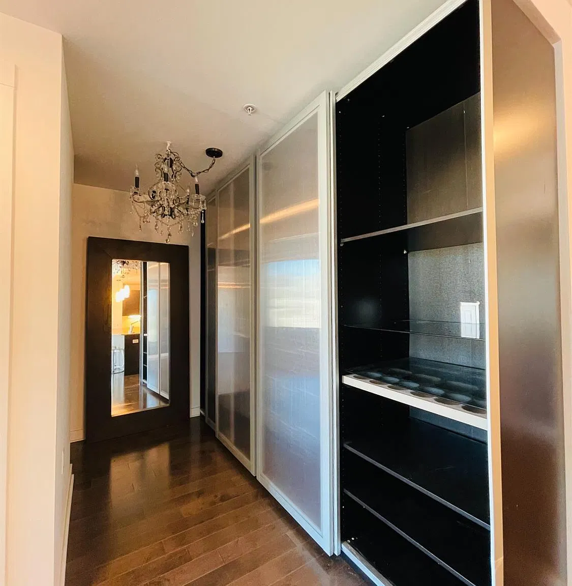 1 bed, 1.0 bath, 756 sqft, $4,850 — Photo 1