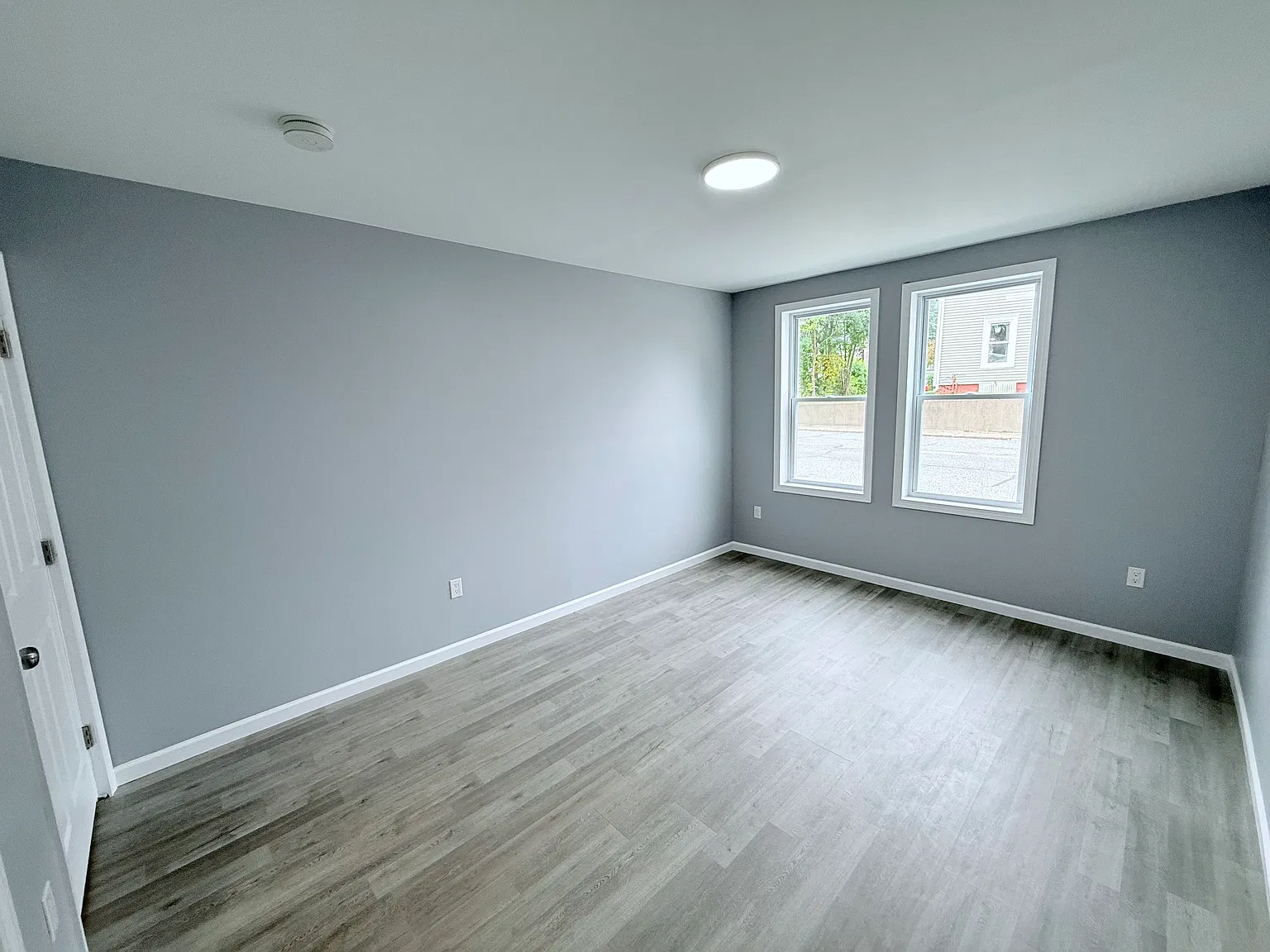 3 bed, 1250 sqft, $2,150 — Photo 4