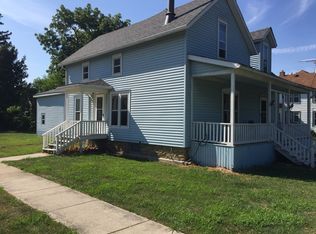 208 S 3rd St, Kirkland, IL