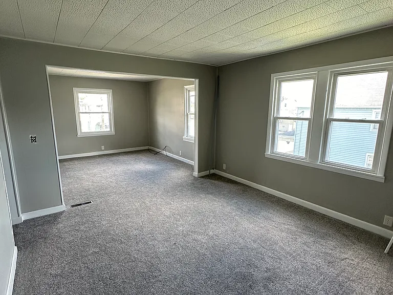 23 Albany Ave #2 — Photo 6