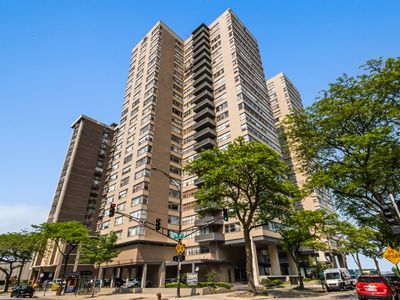 6301 N Sheridan Rd APT 18E, Chicago, IL, 60660