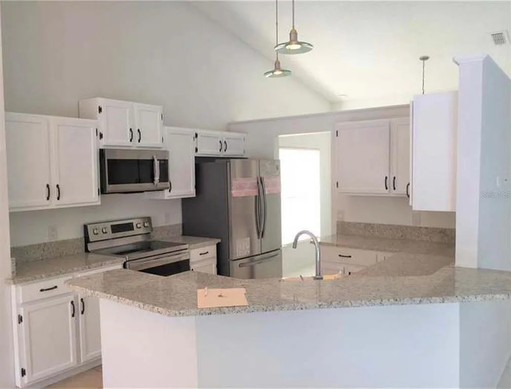 3 bed, 2.0 bath, 1614 sqft, $2,900 — Photo 4