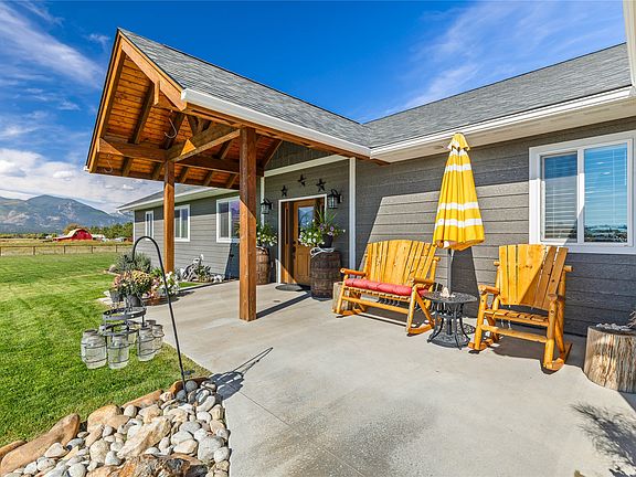 5th image of 400 Cochell Way