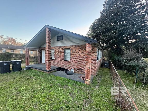 5th image of 1621 Dade St