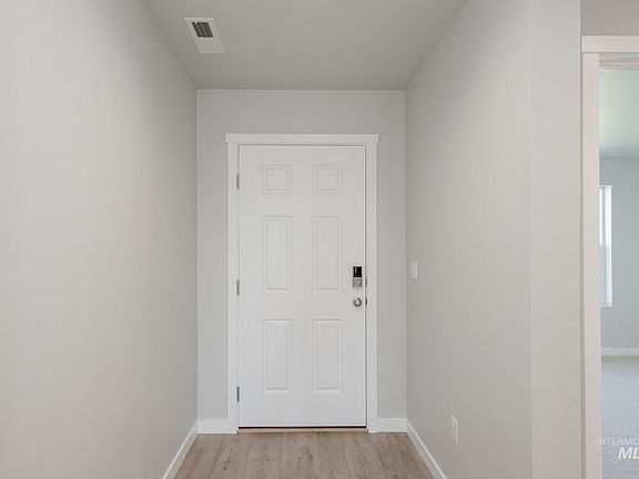 3rd image of 310 N Cranesbill Ave