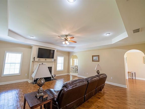 2nd image of 170 Lake Decade Ct