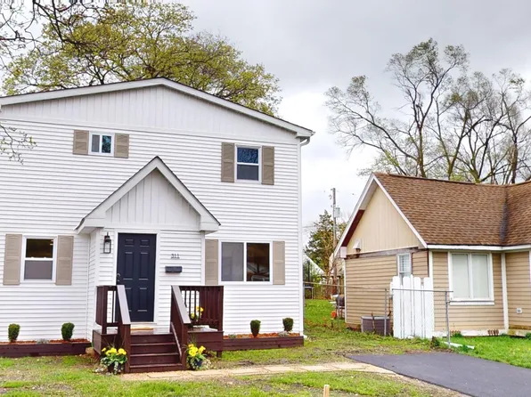 311 Bellevue Dr, Round Lake Park, IL 60073