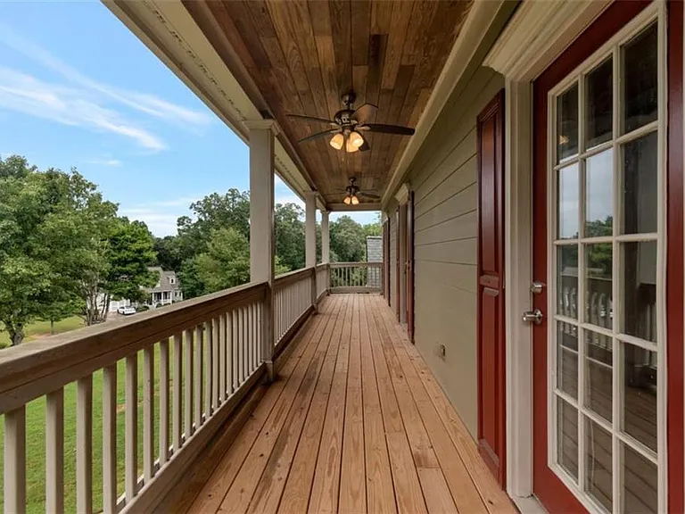 100 Hardwood Ln — Photo 14