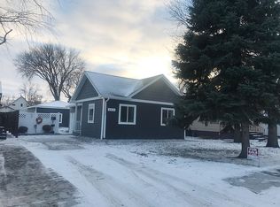 2213 8th Ave N, Grand Forks, ND 58203