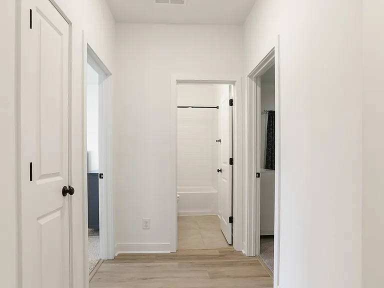 130 Kingswood Cir — Photo 24