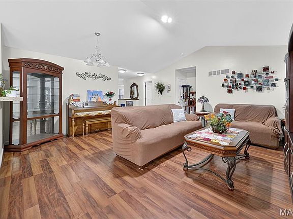 5th image of 3557 Yellow Jasmine Dr