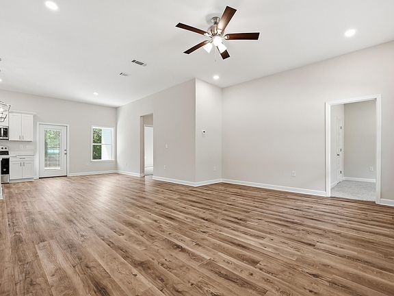 3rd image of 6116 Clover St