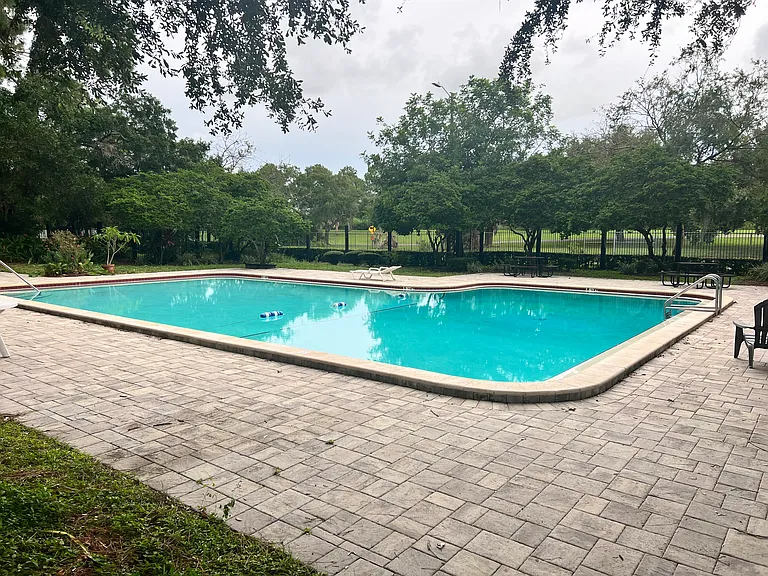 7201 San Luis Ct — Photo 28