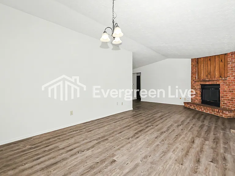 8298 Sunnyvale Cir — Photo 5