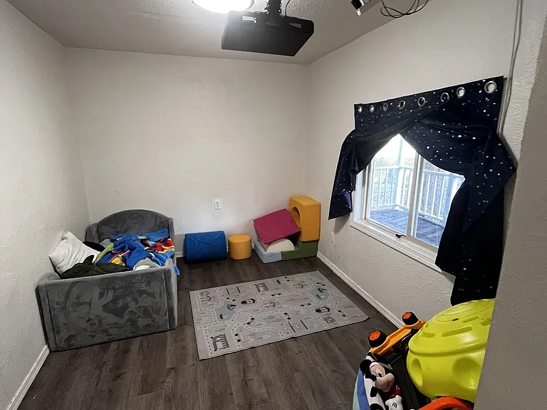 101 E Wood Ln — Photo 12