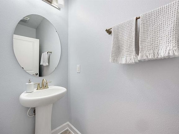 5th image of 9790 Pecan Hickory Way