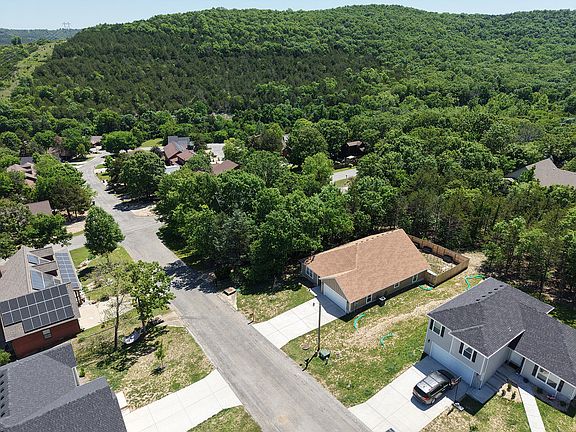 4th image of 592 Pine Woods Village Drive