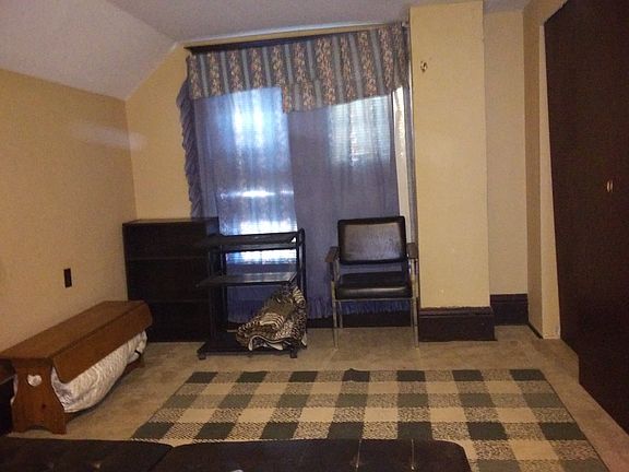 Upstairs bdrm