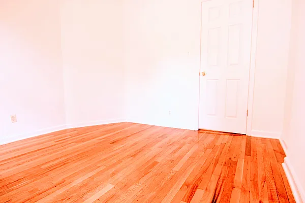 Rented by HOLTON REAL ESTATE INC. | media 9