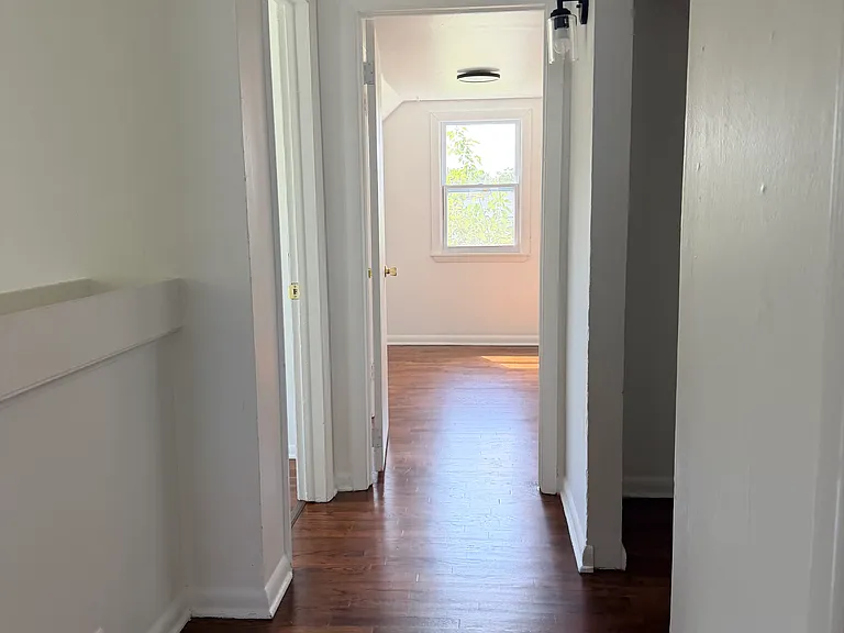 407 W 30th Ave — Photo 17