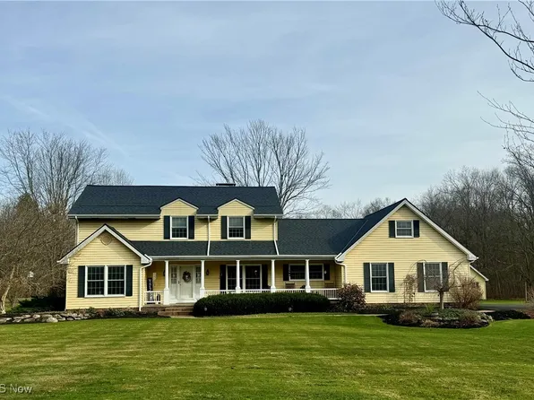 16275 Lucky Bell Ln, Newbury, OH 44065