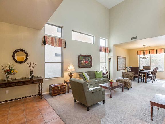 5th image of 501 W Iris Dr