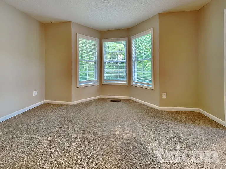 113 Ivy Brook Dr — Photo 7