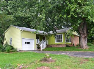 75 Walnut St, Canton, NC 28716