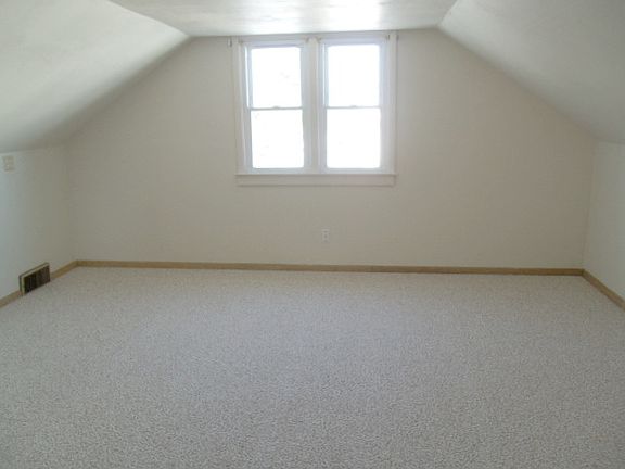 Upper master bedroom