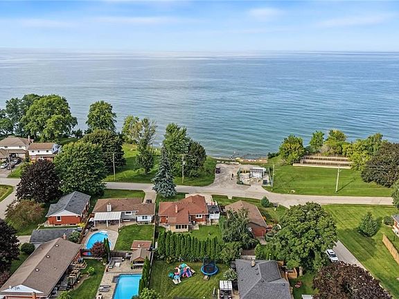 3rd image of 13 Lakeside Dr