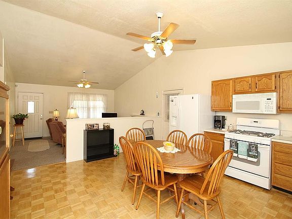 2nd image of 938 Catalina Dr