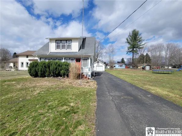 45 Frew Run St, Frewsburg, NY 14738