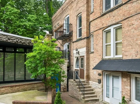 1407 N Wells St APT 3E, Chicago, IL 60610