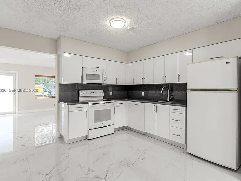 310 SW 76th Ct #1 — Photo 14