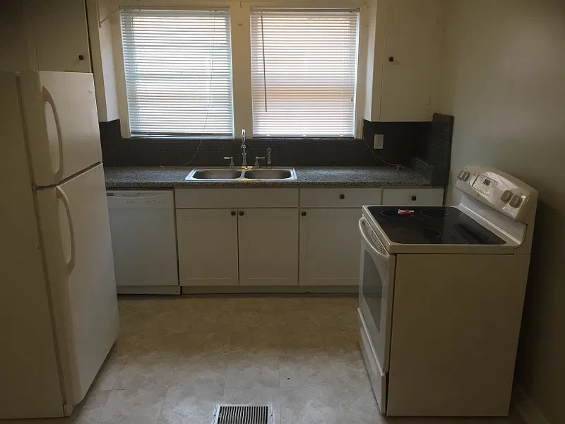 2350 Oak Street — Photo 4